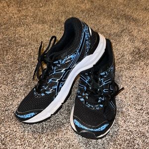 Women size 8 ASICS running shoe